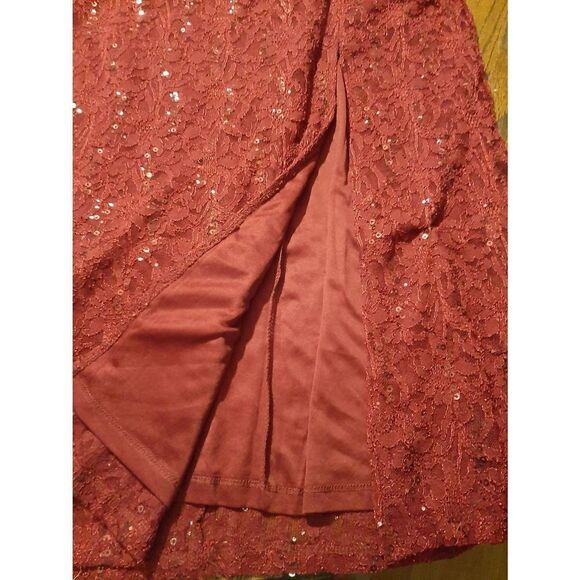 Medium Candalite Burgandy Spaghetti Strap Off Shoulder Special Occasion Dress - Picture 5 of 7